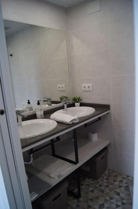 Roch - Stylish Apartment Near Metro เซบีญา ภายนอก รูปภาพ