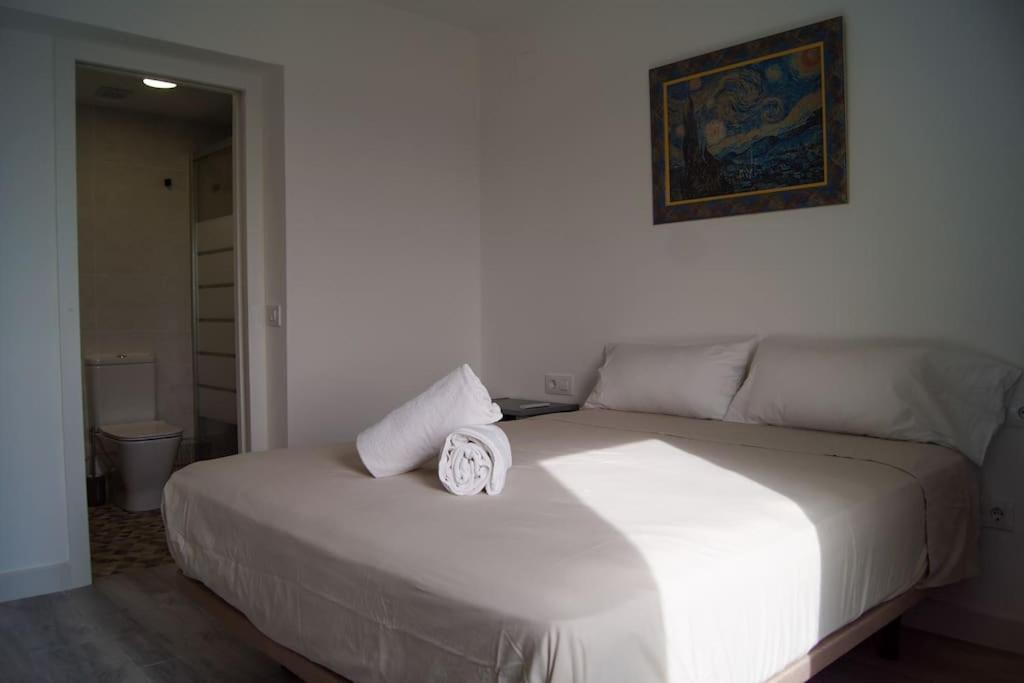 Roch - Stylish Apartment Near Metro เซบีญา ภายนอก รูปภาพ
