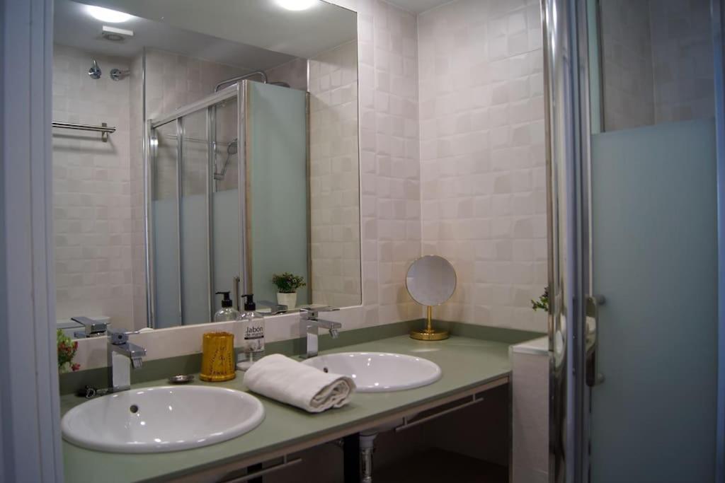 Roch - Stylish Apartment Near Metro เซบีญา ภายนอก รูปภาพ